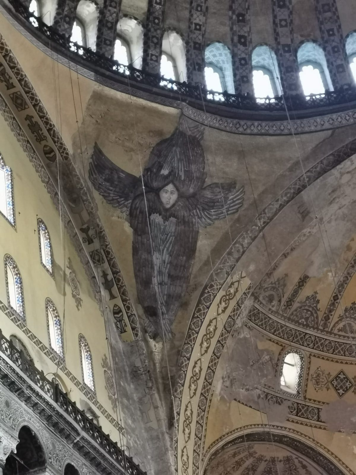 Ein Seraph-Fresko in einem der Gewölbezwickel – hier hat sich christliche Bildkunst bis heute erhalten