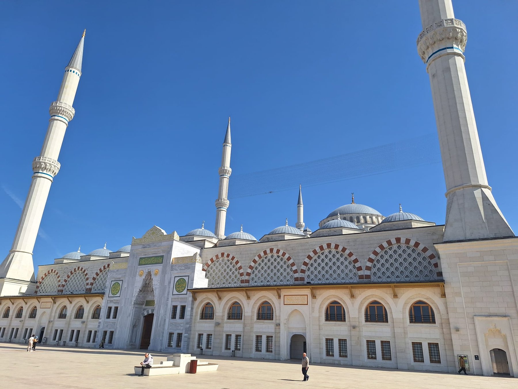 Große Çamlıca-Moschee: Die größte Moschee der Republik und ein Bau, der bewusst die moderne Skyline Istanbuls verändert