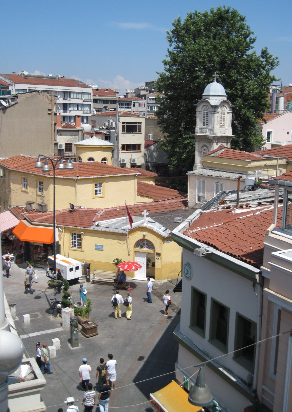 Aya Efimia in Kadıköy: Eine griechisch-orthodoxe Kirche mitten im Zentrum einer Stadt, deren christliche Gemeinden viel kleiner geworden sind