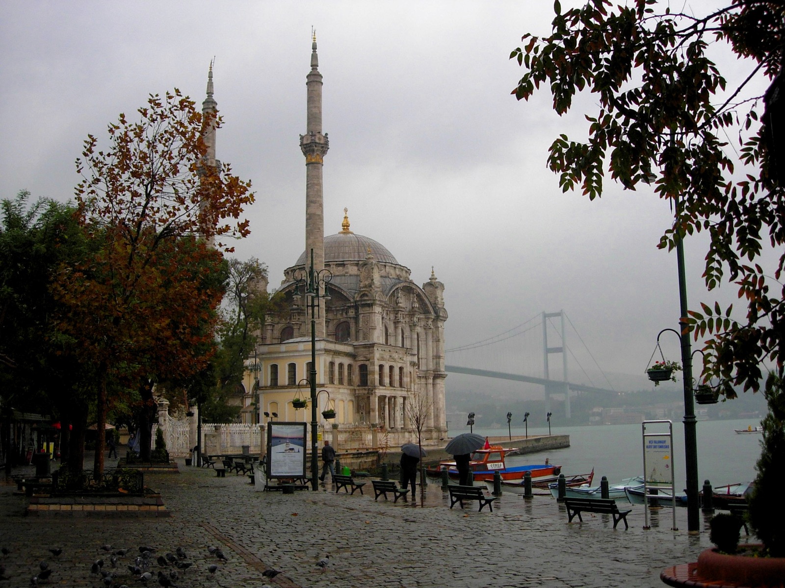 Ortaköy-Ufer: Kumpir, Kunsthandwerk und der Bosporus-Blick, den jeder kennt, ohne den Namen zu wissen