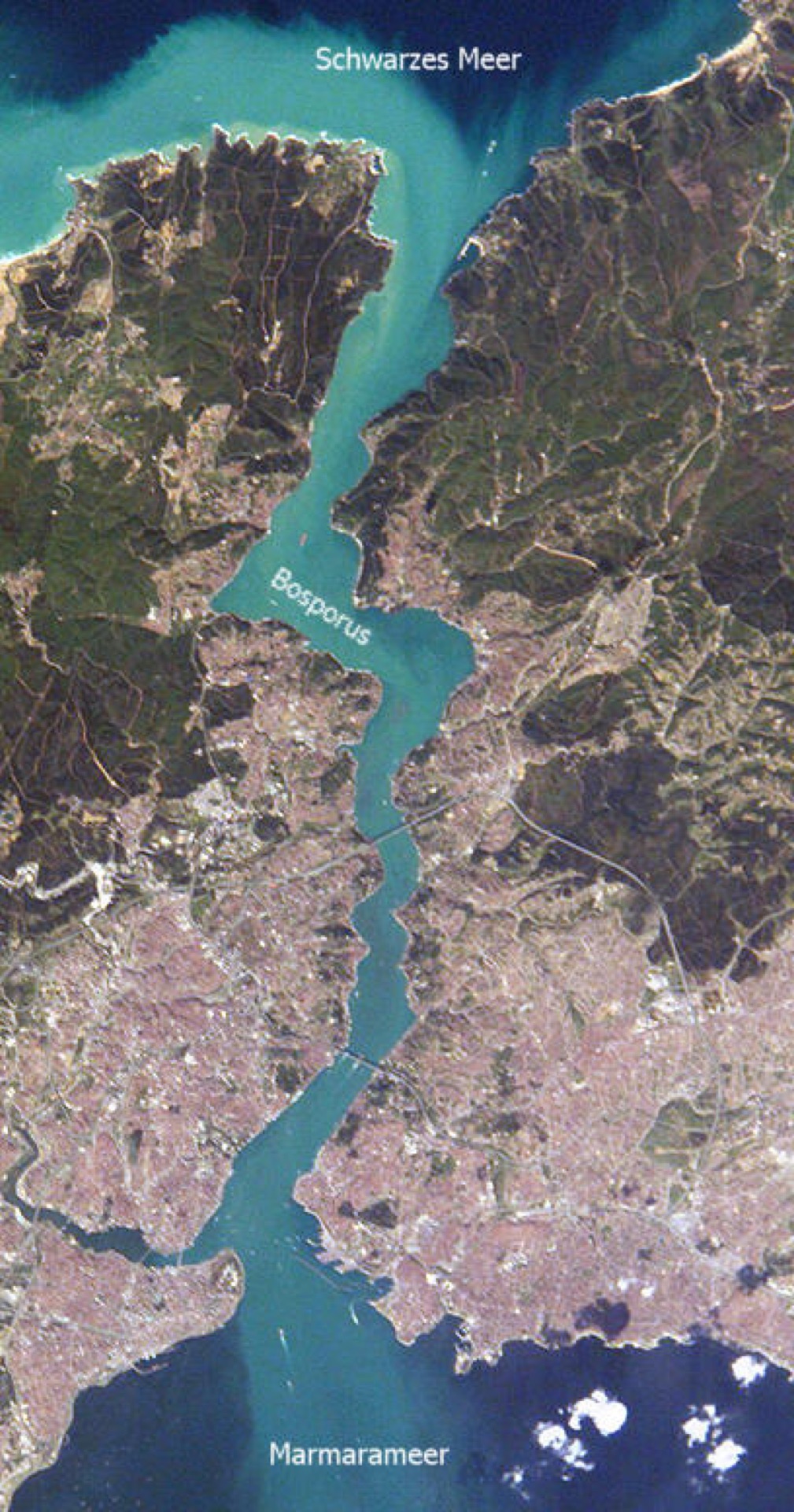 Anadolu Kavağı: Wo der Bosporus fast endet, die Stadt ruhiger wird und eine byzantinische Festung über dem Schwarzen Meer wacht