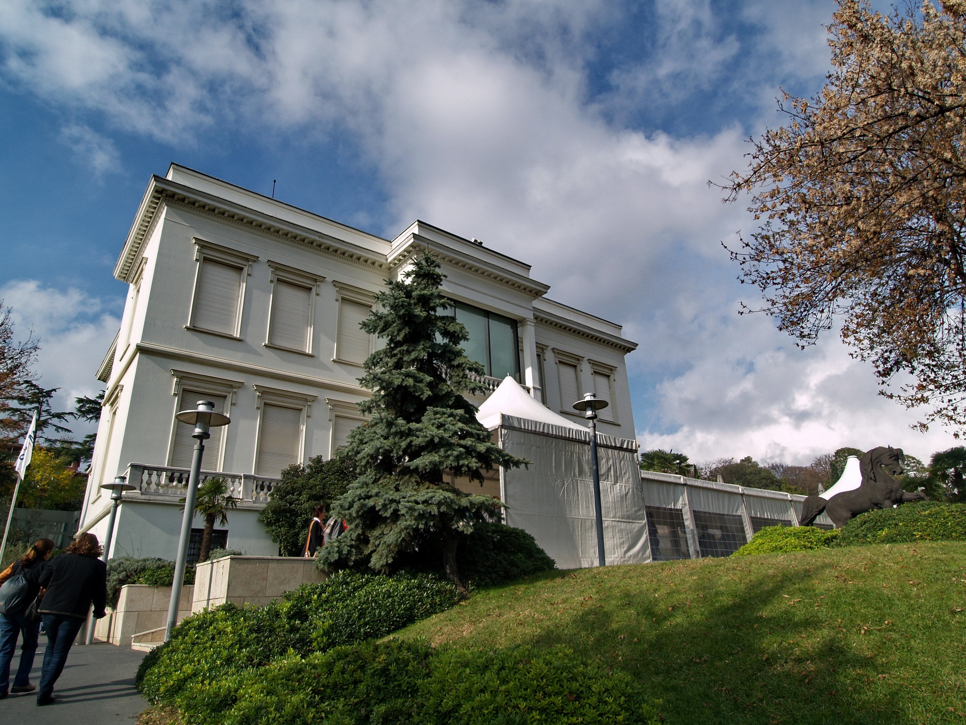 Sakıp-Sabancı-Museum: Vom Sommerhaus einer ägyptischen Prinzenfamilie zur Kunstsammlung über dem Bosporus
