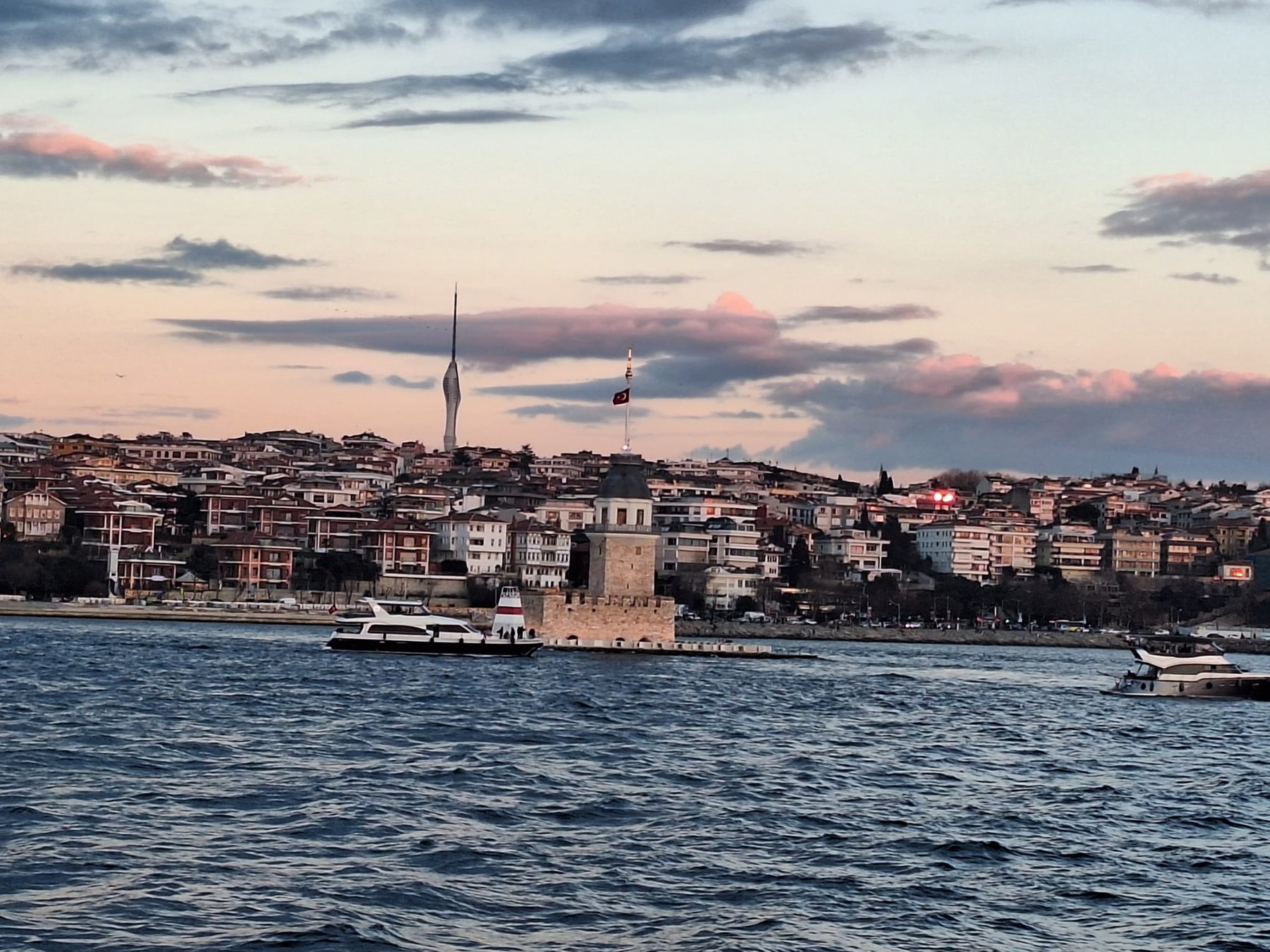 Kız Kulesi: Leanderturm, Quarantänestation und die berühmte Prinzessin mit der Schlange